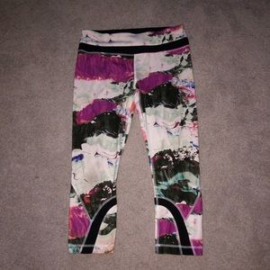 Size 8 cropped Lululemon tights!